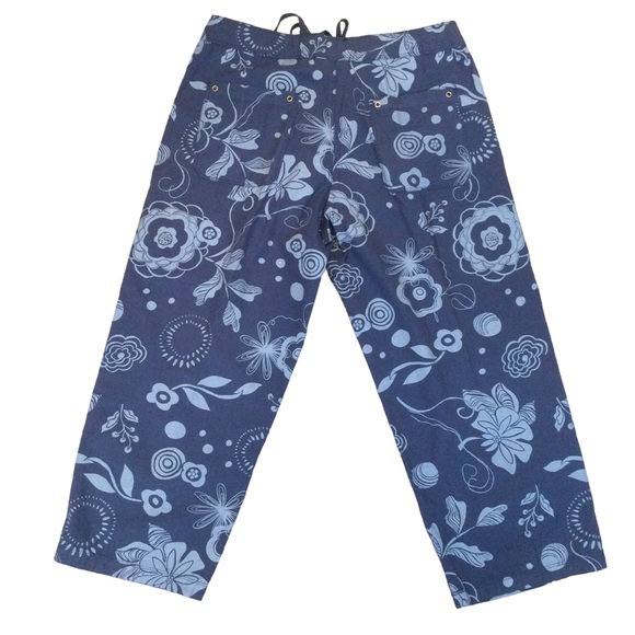 Fresh Produce Blue Floral Cotton Capris Size Medium - Picture 3 of 10